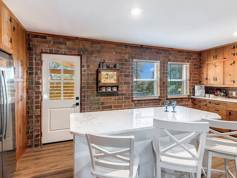 624 Hillcrest Frst — Photo 11