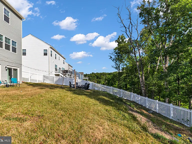 131 Thornton Way — Photo 43