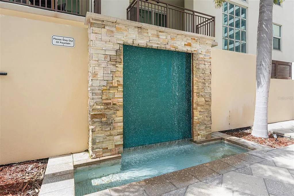 2 bed, 2.0 bath, 1218 sqft, $3,400 — Photo 4