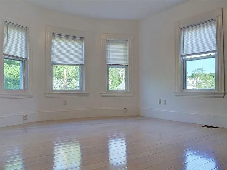367 Linwood Ave — Photo 11