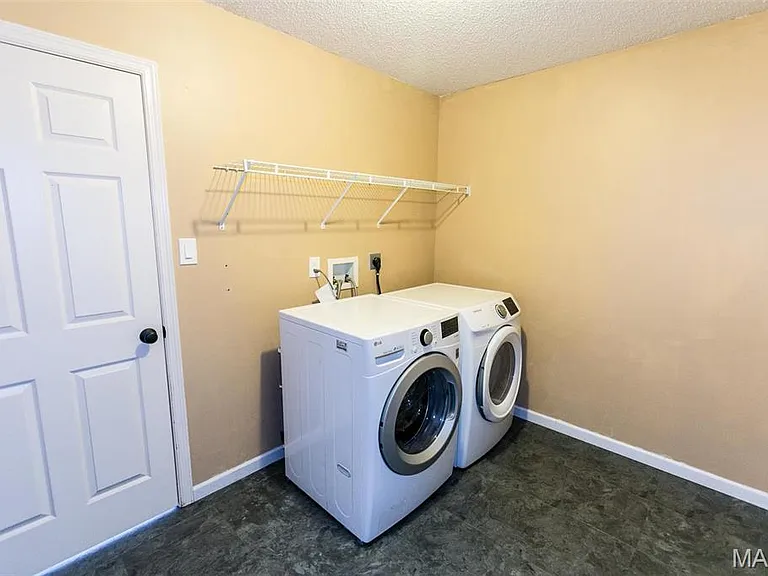 822 Emerald Place Dr — Photo 18