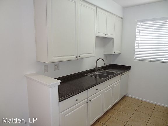 5th image of 18350 Malden St Unit 206