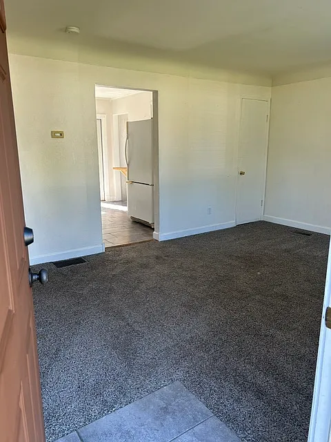 2 bed, 1057 sqft, $1,900 — Photo 2