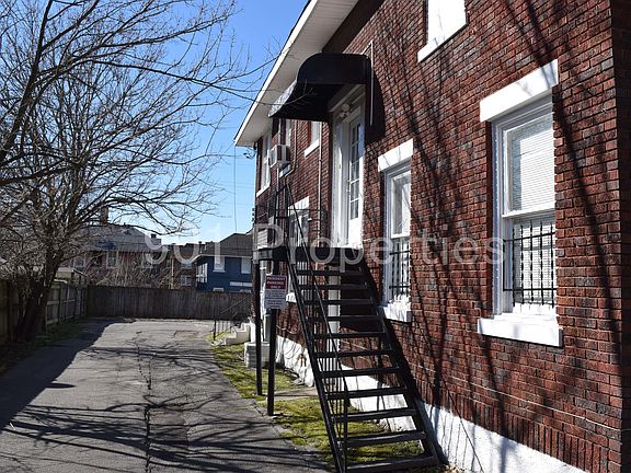 2nd image of 167 N Willett St APT 2