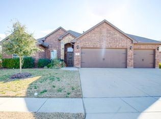 11 Duskview Ln, Edgecliff Village, TX 76134