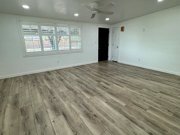 1803 E Miles St — Photo 6
