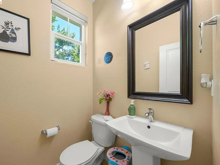 339 Emory Ct — Photo 25