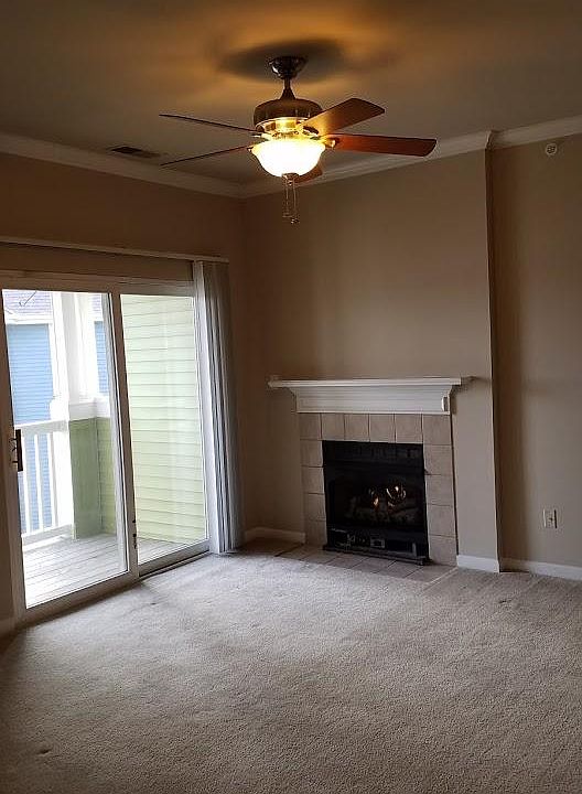 1st image of 2611 Rockport Ln APT 207