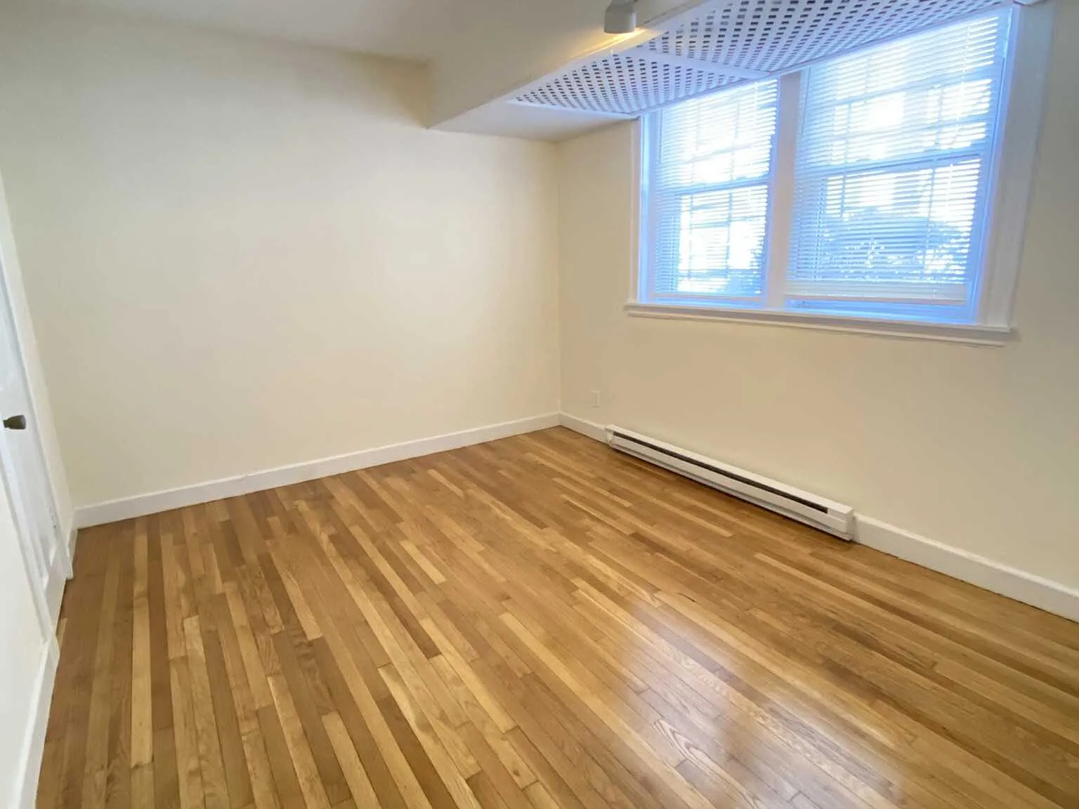 3 bed, $2,800 — Photo 2