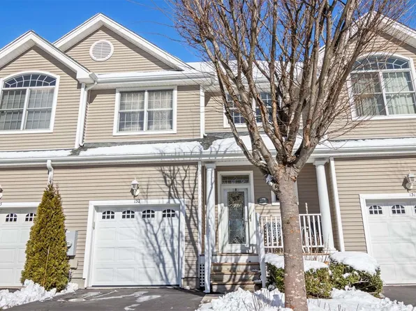 132 Emilys Way #132, Setauket, NY 11733