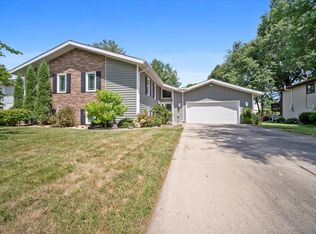 204 Collins Dr, Normal, IL 61761