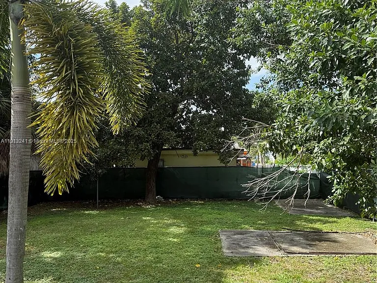 5636 NW 4th Ave #STUDIO — Photo 6