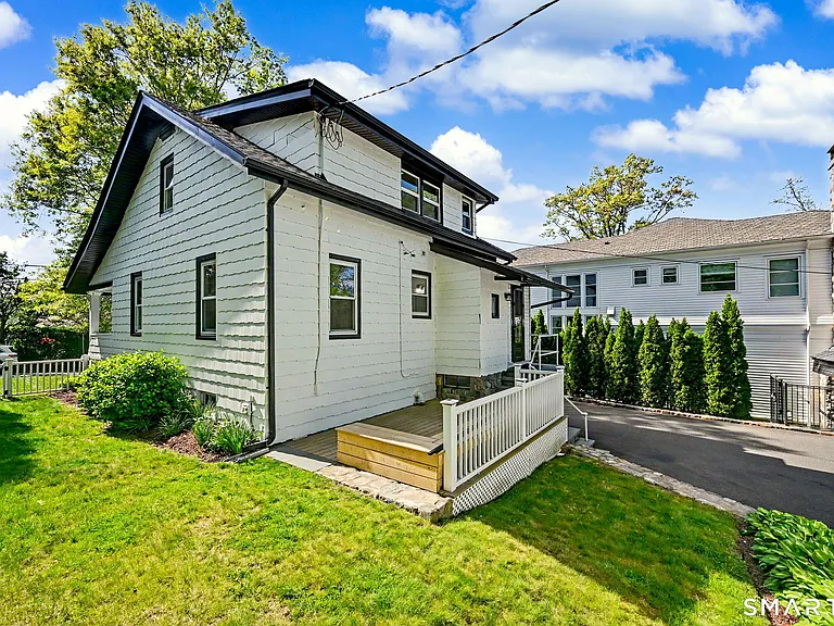 4 Highview Ave — Photo 35
