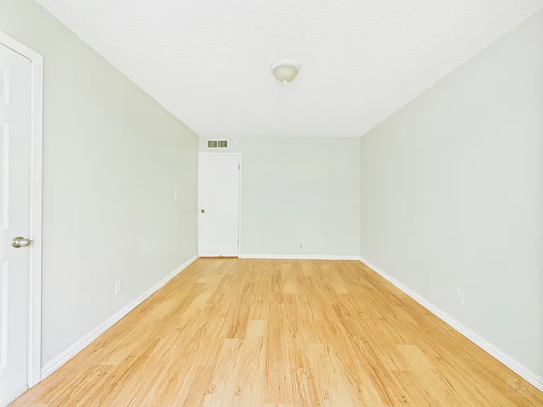 9520 Quail Village Ln — Photo 47