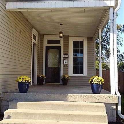 3rd image of 213 E College Ave