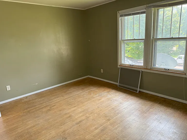 466 W Grand Ave — Photo 14