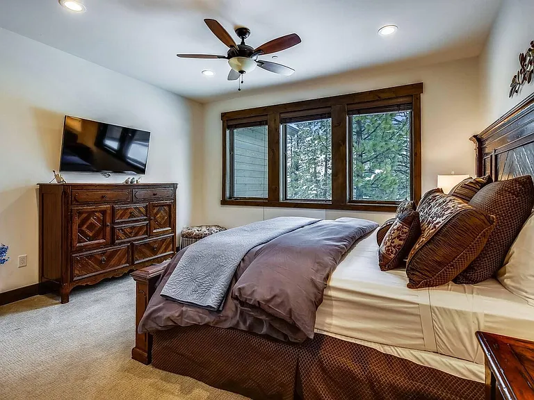 10137 Corrie Ct — Photo 21