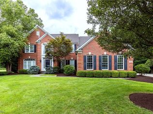 7382 Capilano Dr, Solon, OH 44139