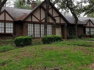 4702 Hillside Dr, Arlington, TX 76013