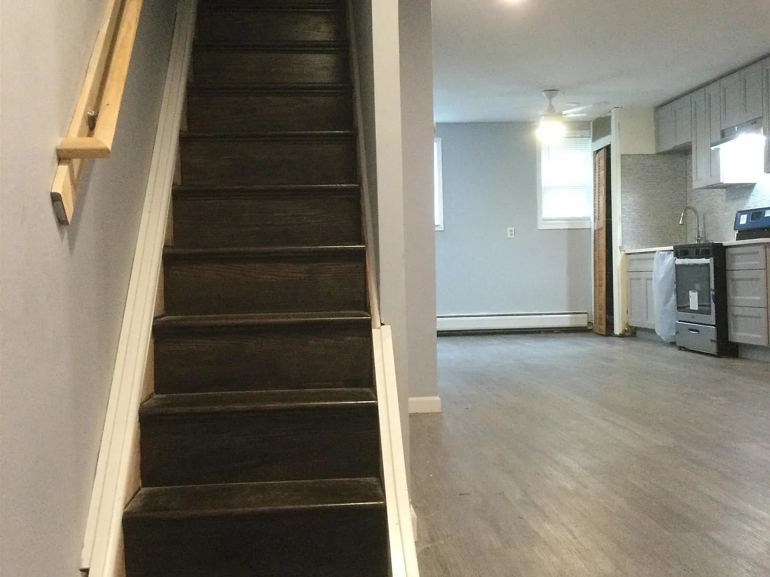 2 bed, 1.5 bath, 1300 sqft, $2,350 — Photo 2