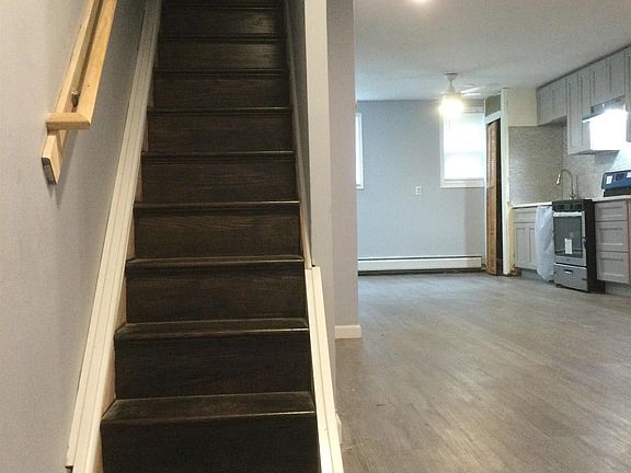 2nd image of 196 Van Horne St Floor 1