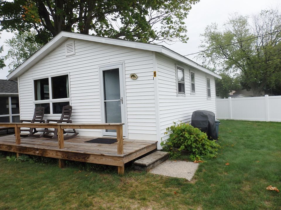 8123 Portage St 6, Onekama, MI 49675 Zillow