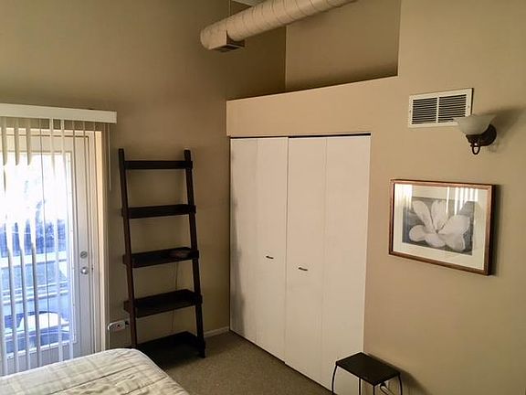 5th image of 1100 W Cornelia Ave APT 140