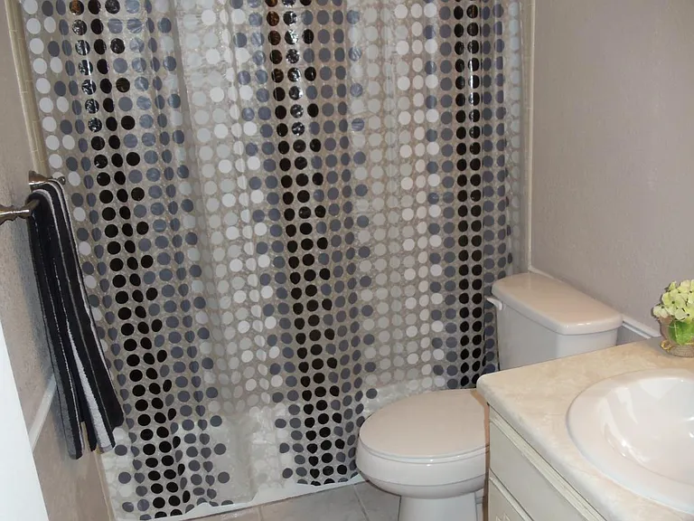 1410 Lindell Ct — Photo 16