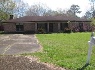 9704 Parkland Ct, Moss Point, MS 39562