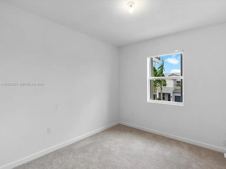 106 SW 184th Pl #106 — Photo 28