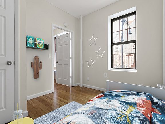5th image of 201 W 11th St APT 2E