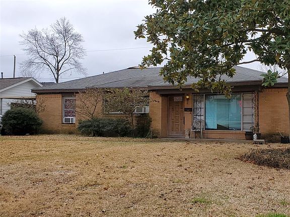 2nd image of 1717 Ebony Ln