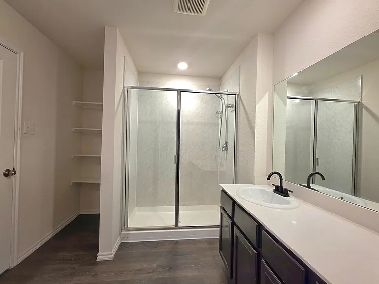 1215 Knoll Dr — Photo 6
