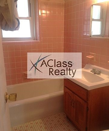 5th image of 3209 28th Ave #1