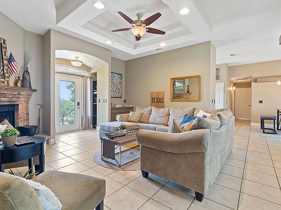 3rd image of 513 Deckhouse Dr