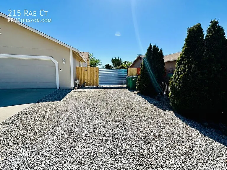 215 Rae Ct — Photo 5