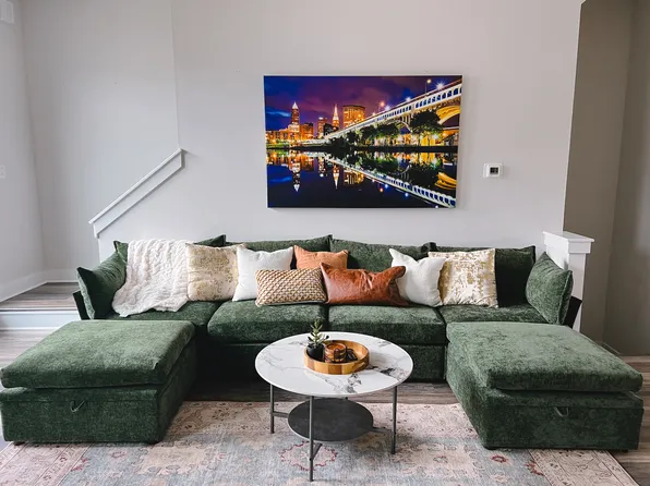 1446 E 15th St, Cleveland, OH 44114