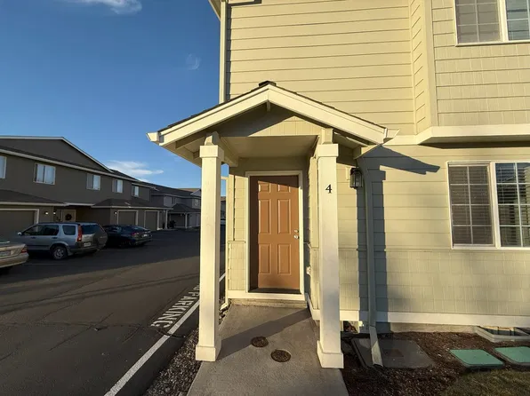2561 NW Cedar Ave #4, Redmond, OR 97756