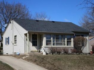 940 Perkins Ave, Waukesha, WI 53186