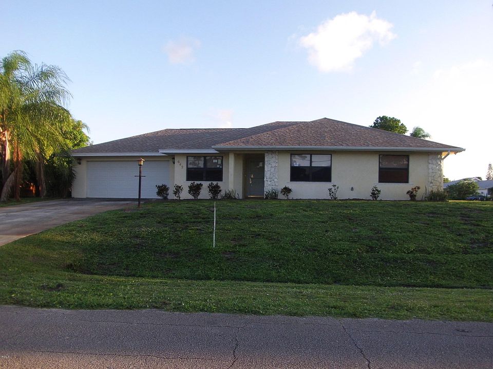 1st image of 642 SE Delancey Lane