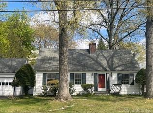 20 Race Brook Rd, West Hartford, CT 06107