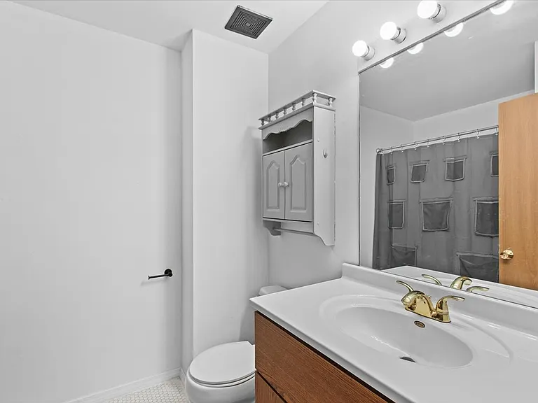 1584 Normantown Rd — Photo 8
