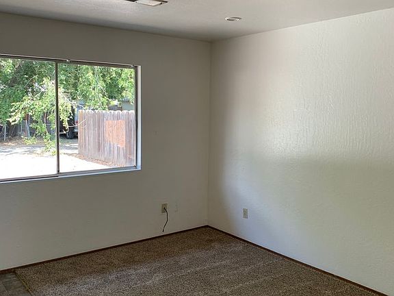 5th image of 1132 Hobart St #510584A5D