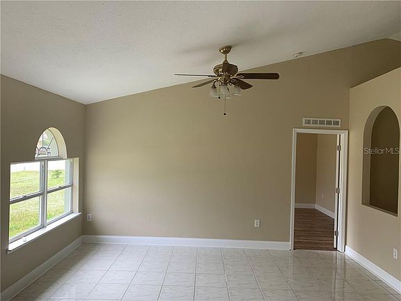 2nd image of 942 Nancy Ct