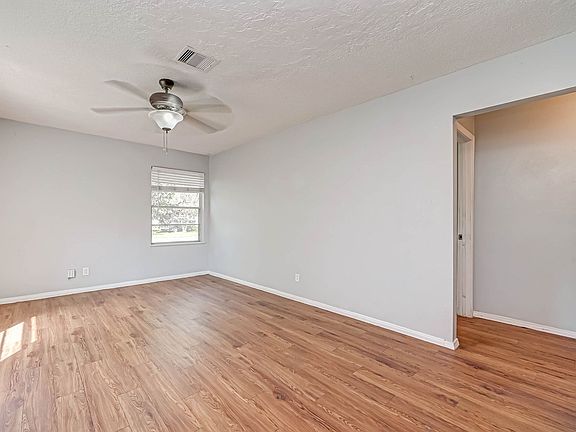 3rd image of 5706 Northridge Dr