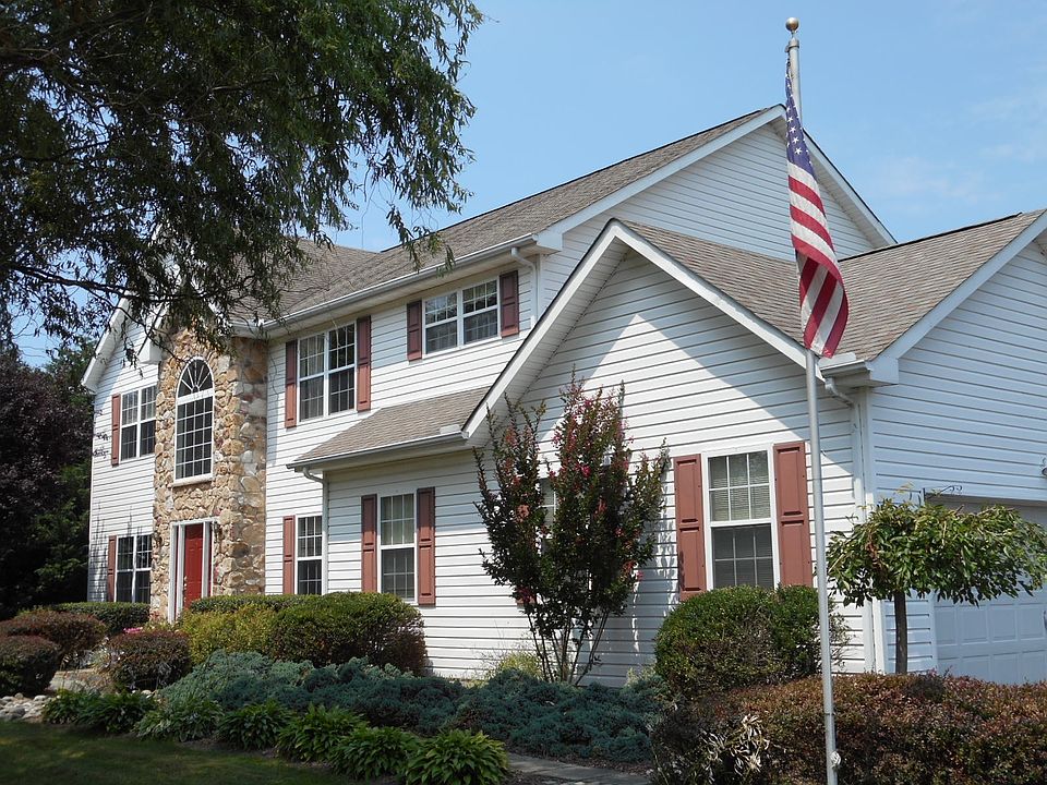 19 Meadow Drive