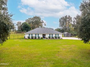 219 N Girouard Rd, Broussard, LA 70518
