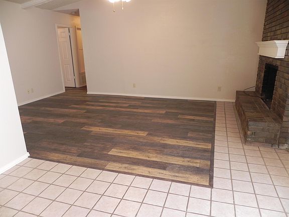 3rd image of 2105 W Gary St S