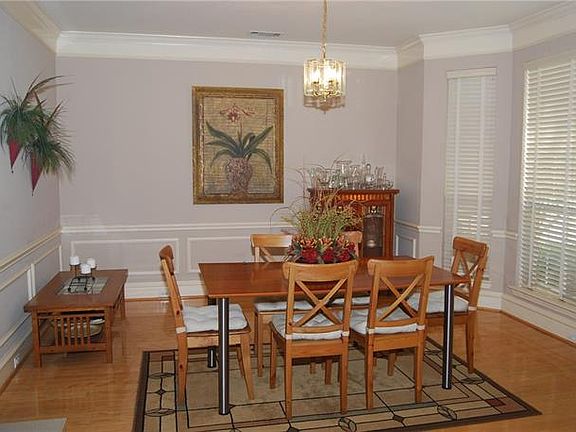 3rd image of 625 Water Oak Dr