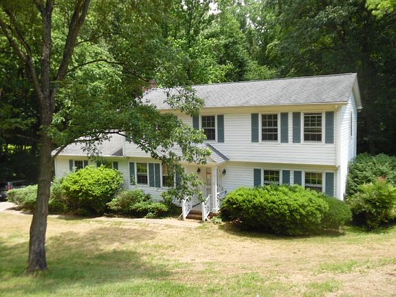 5th image of 301 Forest Dr